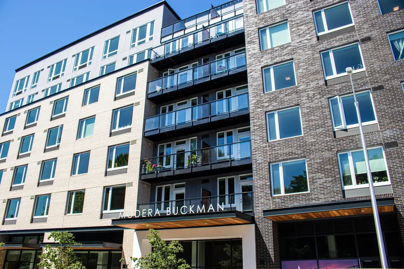 Modera Buckman
