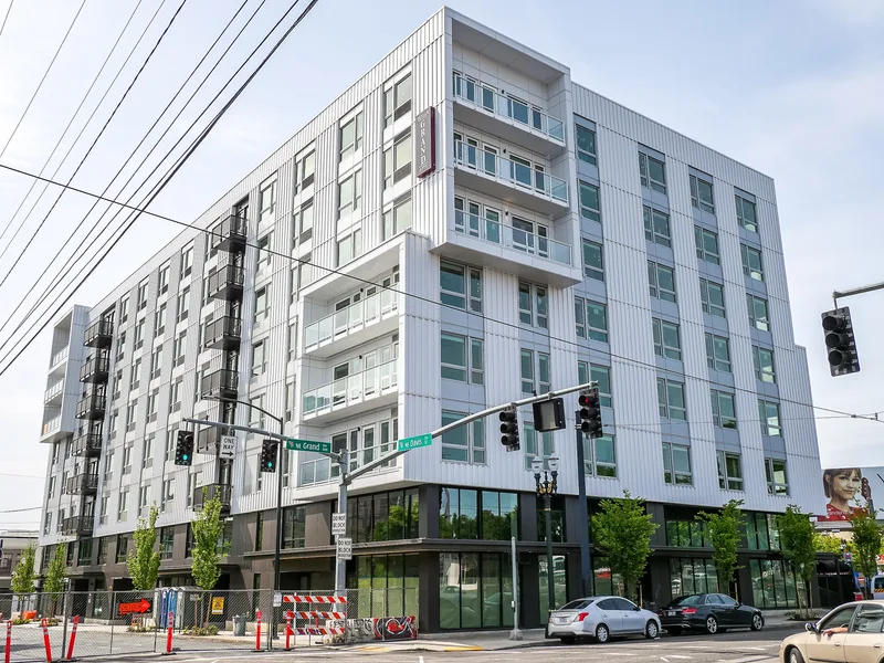 Grand Avenue — photo 2