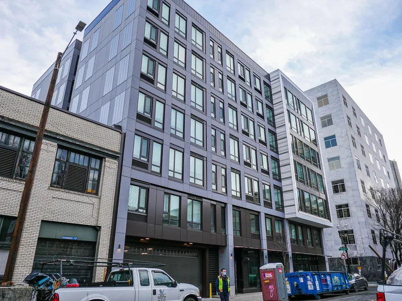 815 Burnside — photo 3